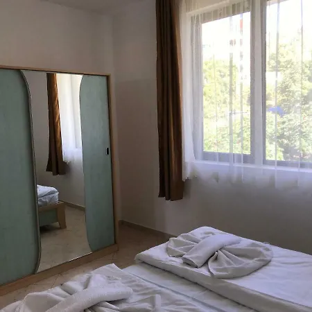 Kambani Nadezhda * Sveti Vlas